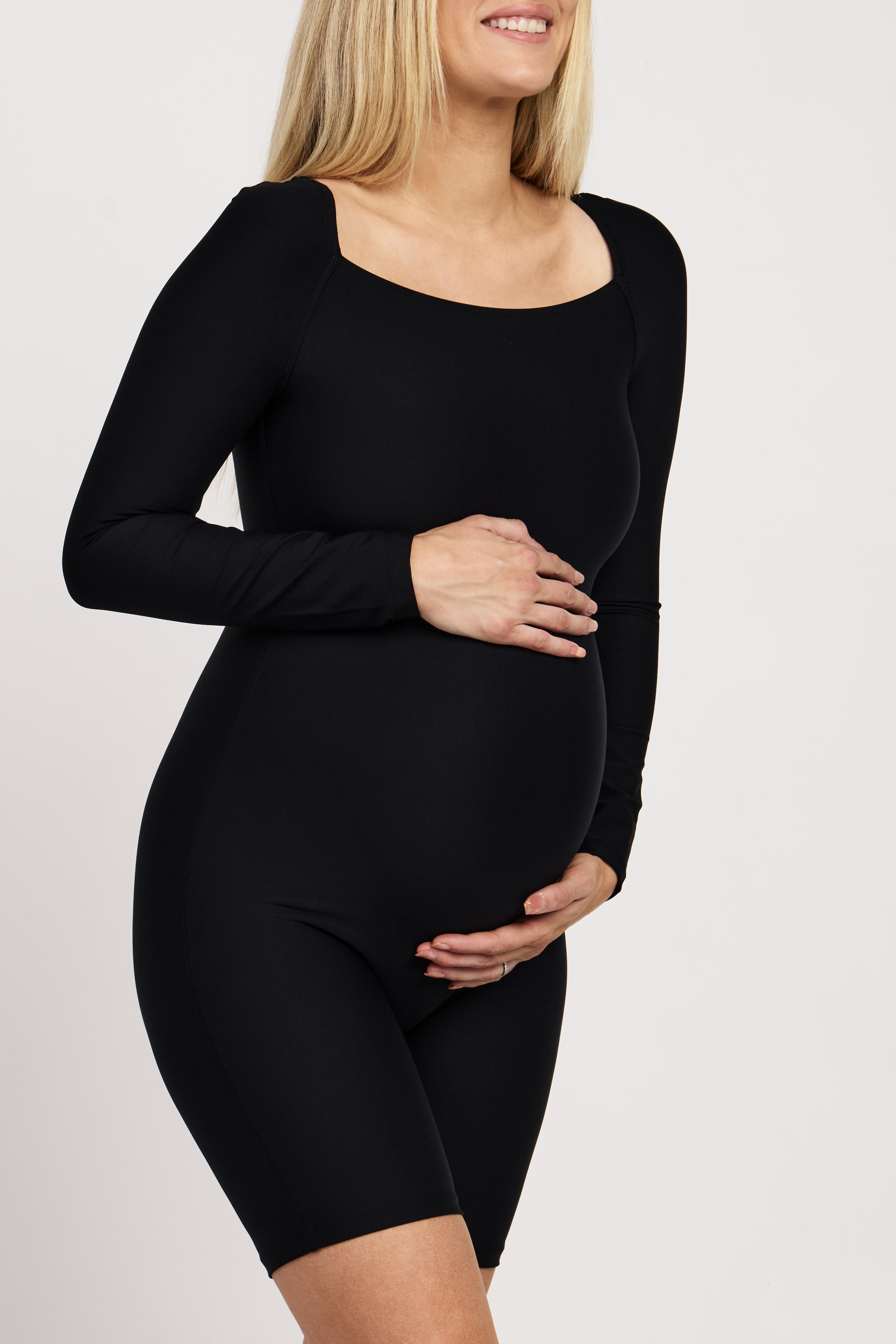 Maternity bodysuit with long sleeves and short legs, suitable for big busts, featuring stretchy, breathable fabric and a flattering cut for Pilates or yoga during pregnancy